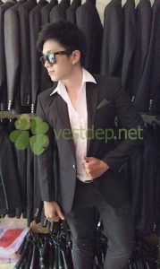 vest đen phối túi xám