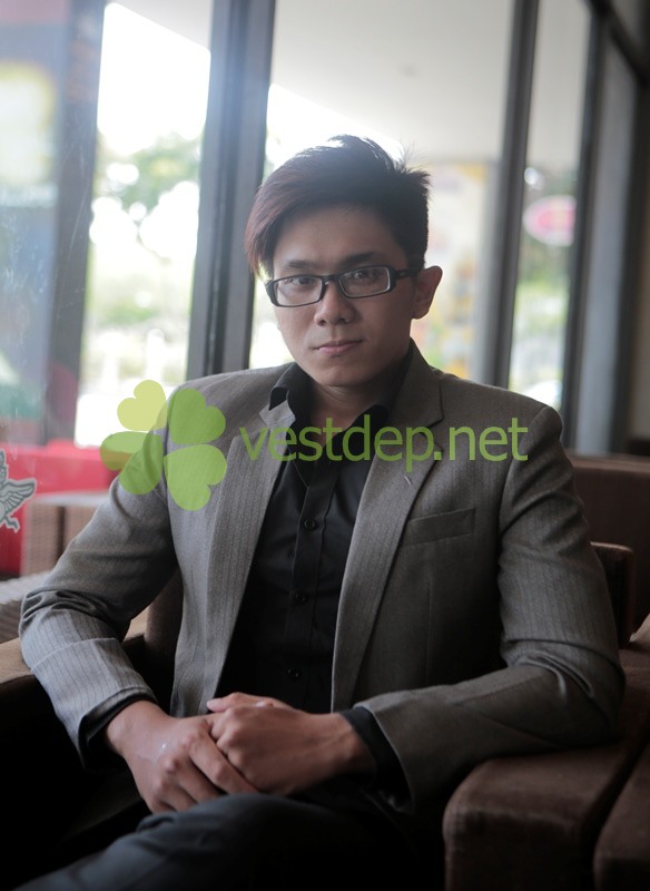 vest nam xám sọc