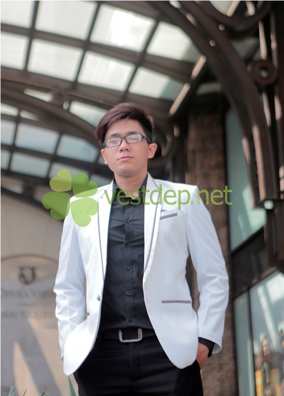 vest trắng viền xám