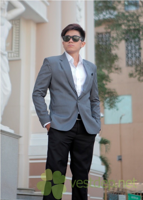 vest xám cổ đan tong đôi