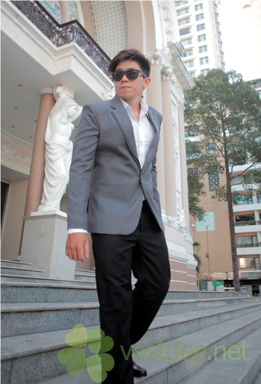 vest xám cổ đan tong đôi