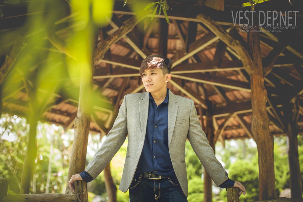 bo-vest-nam-mau-xam-trang-4