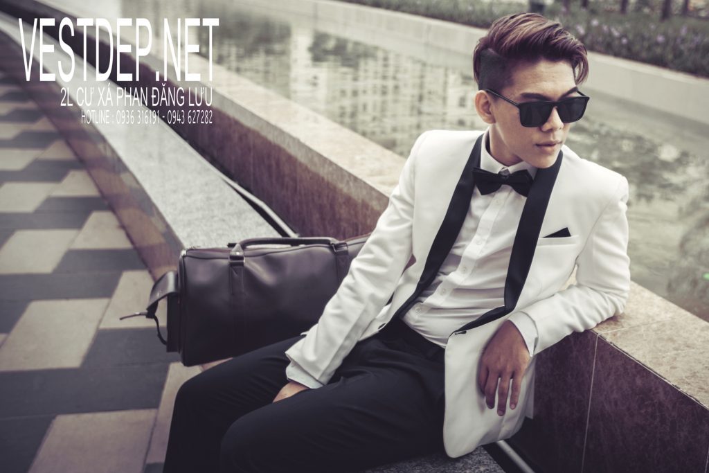 Bộ vest chú rể trắng cổ sam đen