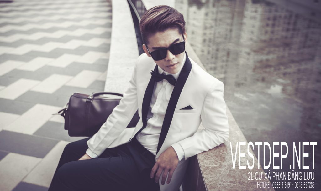 Bộ vest chú rể trắng cổ sam đen