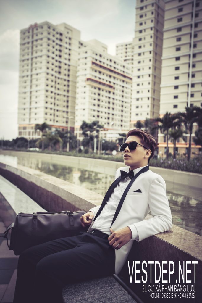 Bộ vest chú rể trắng cổ sam đen