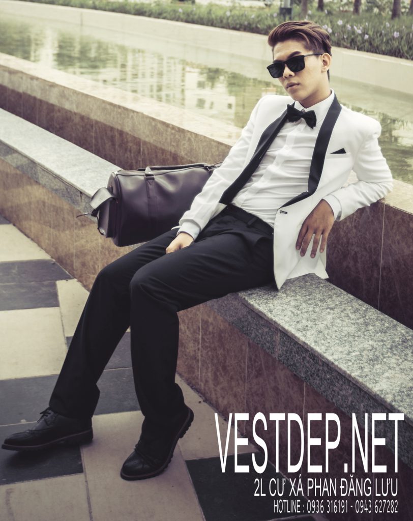 Bộ vest chú rể trắng cổ sam đen