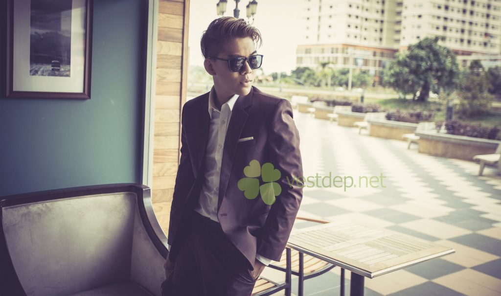 Bộ vest nam đỏ rượi