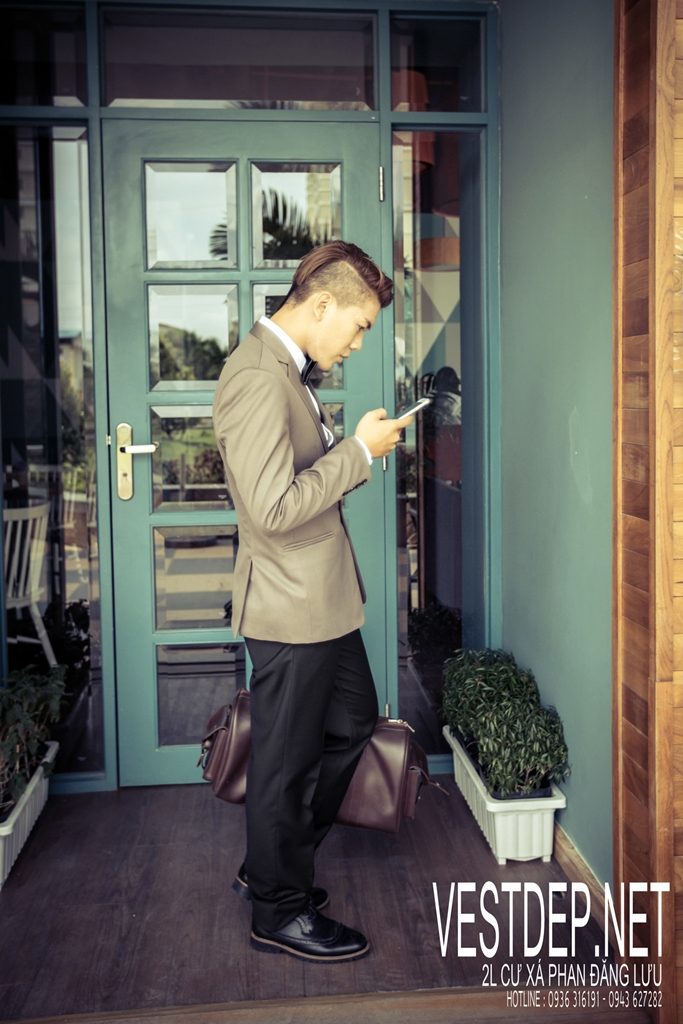 Bộ vest nam nâu bóng
