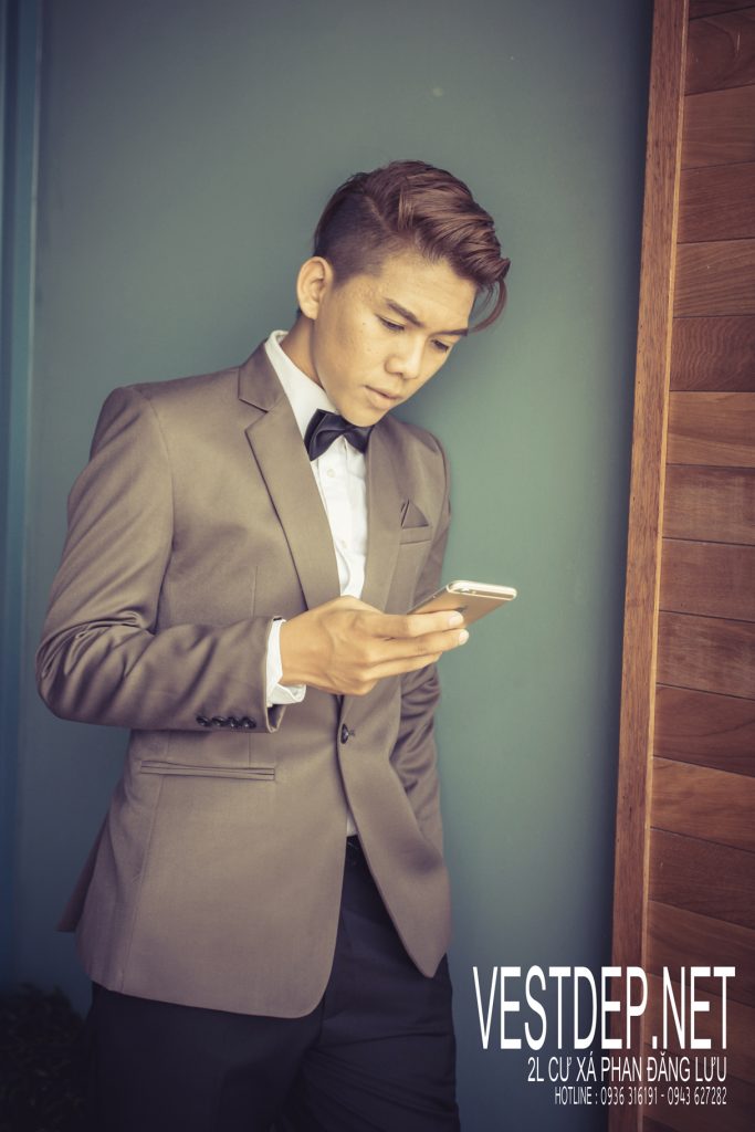 Bộ vest nam nâu bóng