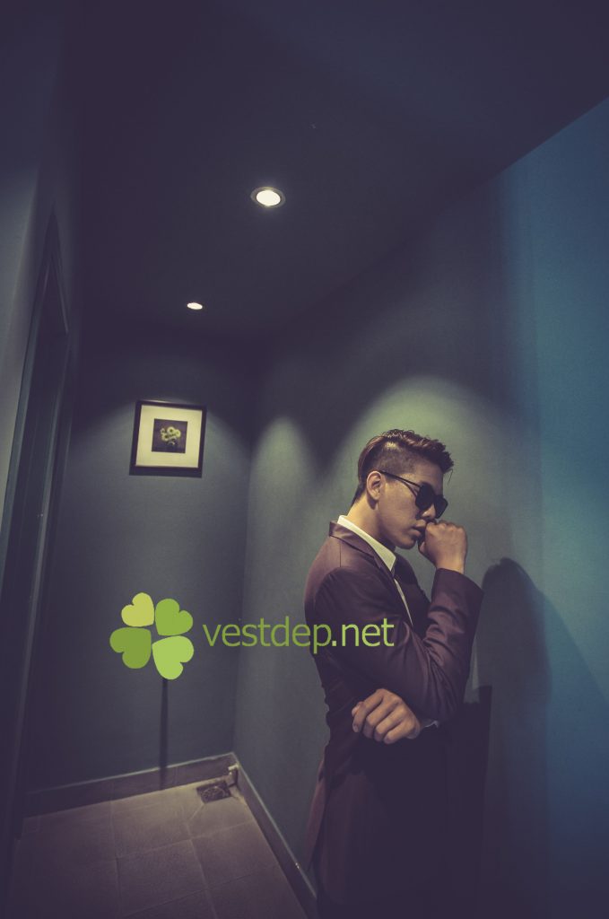 vest cưới màu đỏ rượi