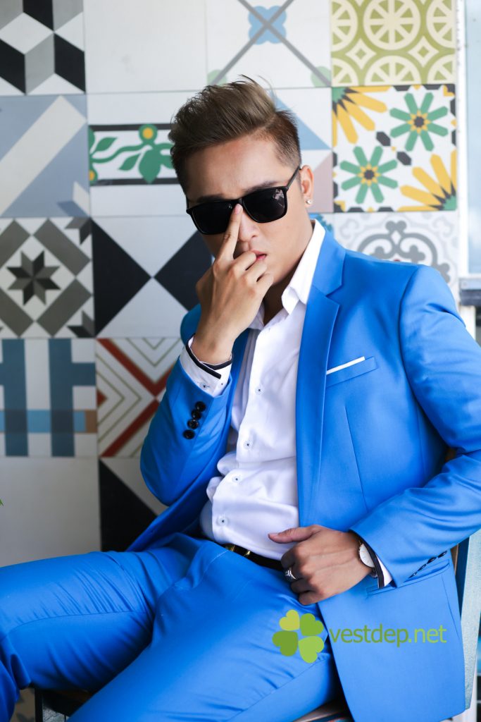 vest nam 1 nút