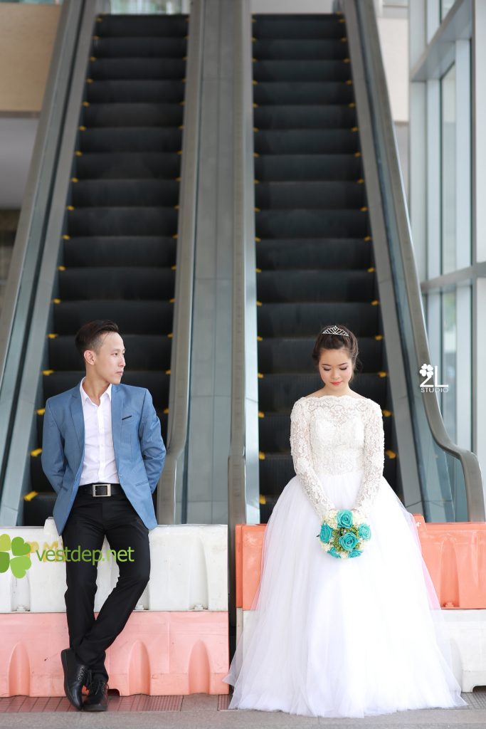 nhung-kieu-vest-cuoi-giup-chu-re-phong-do-hon-trong-ngay-cuoi