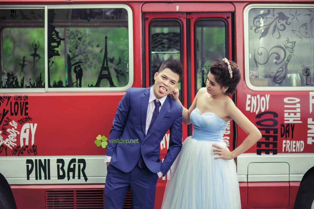 nhung-mau-vest-cuoi-kieu-han-quoc-dep-lung-linh