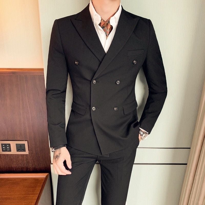 Bộ vest đen double-breasted lịch lãm dành cho nam giới