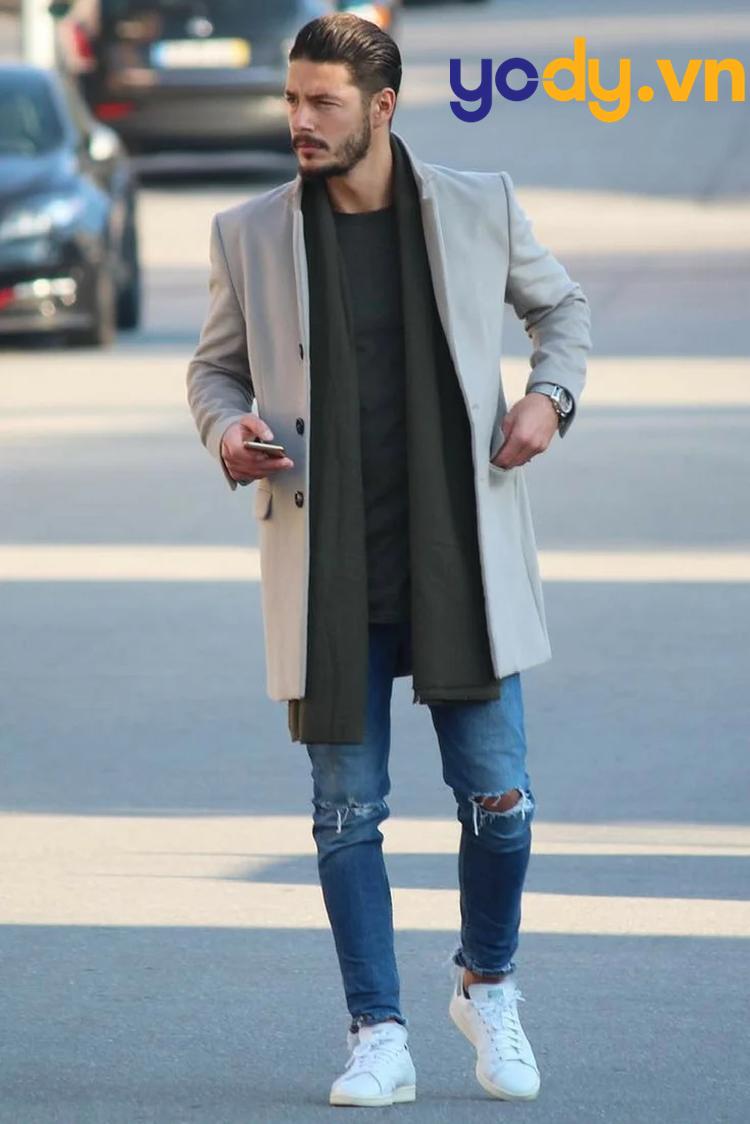 Áo dạ ngắn Hàn Quốc nam phối quần jean và giày sneakers