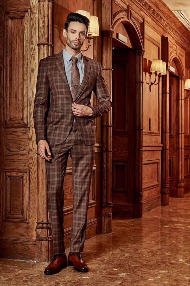 Mẫu áo vest nam double-breasted màu xám lịch lãm