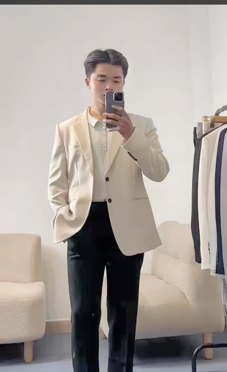 Áo blazer nam màu pastel phối áo thun trắng và quần jeans