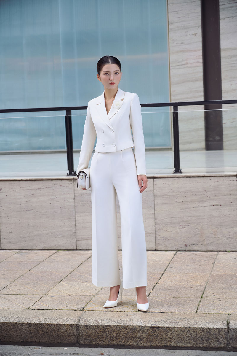 Áo vest croptop nữ tính mix chân váy bút chì