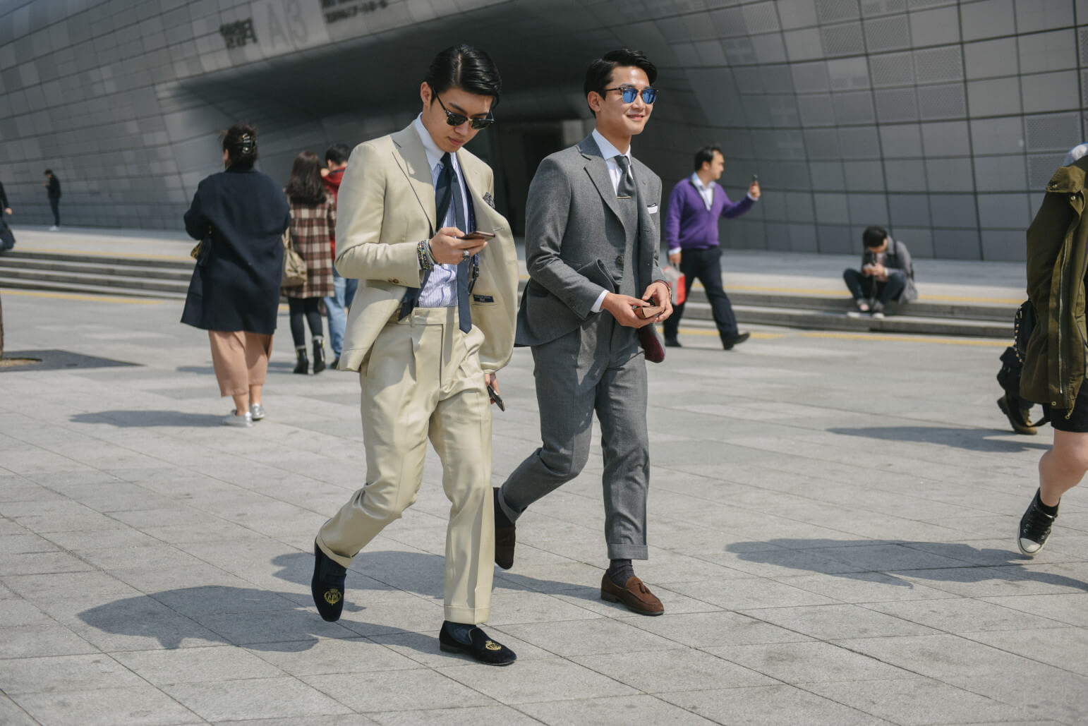 Phong cách vest nam oversized street style tại Seoul 2025